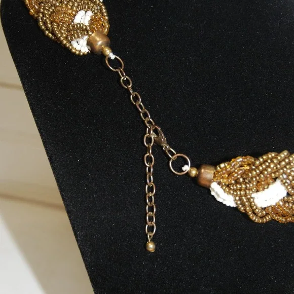 Vintage Y2K Chunky necklace choker beaded gold and white braided design - Picture 6 of 7